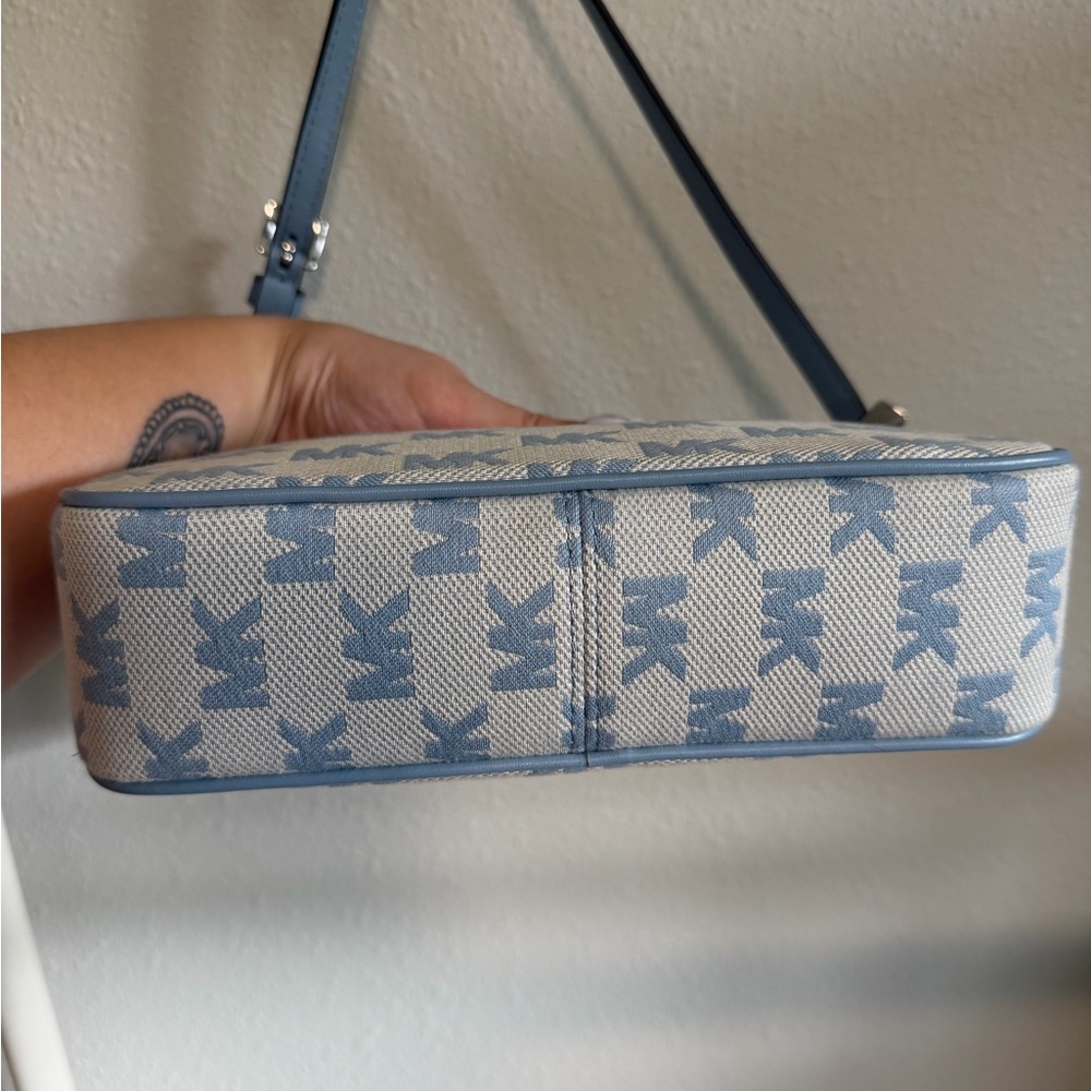 Michael Kors Blue Chambray MK Monogram MD Pouchette - Picture 7 of 8